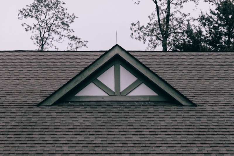 Shingle-style siding with shadow lines